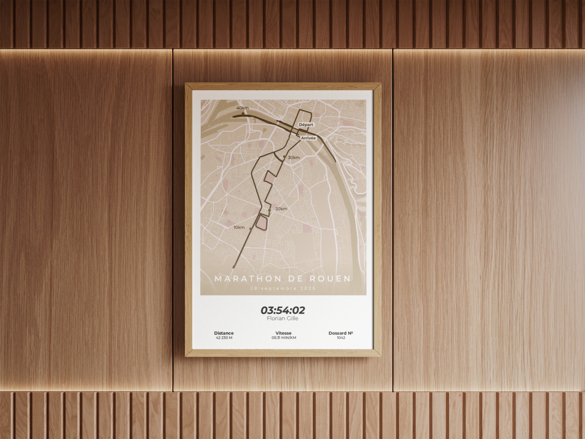 Póster que muestra el recorrido del Maratón de Rouen 2025, con el nombre del corredor, su tiempo final y estadísticas